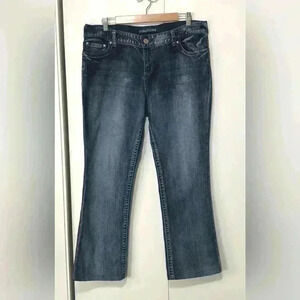 Maurices Women Straight Leg Blue Slight Stretch Denim Jeans  Size 15/16 Short